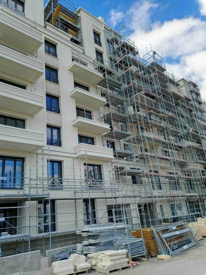 Pose d’échafaudage sécurisé pour travaux Essonne